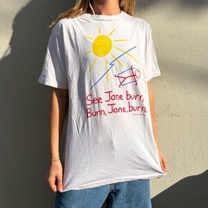 GRAPHIC TEE